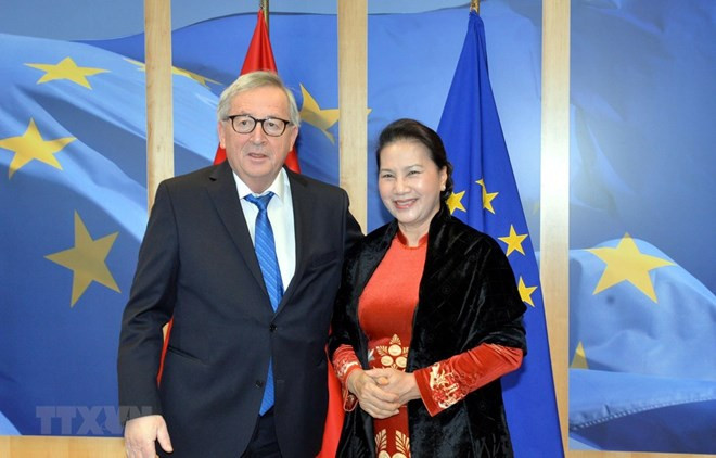 NA Chairwoman, EC President discuss EU-Vietnam FTA